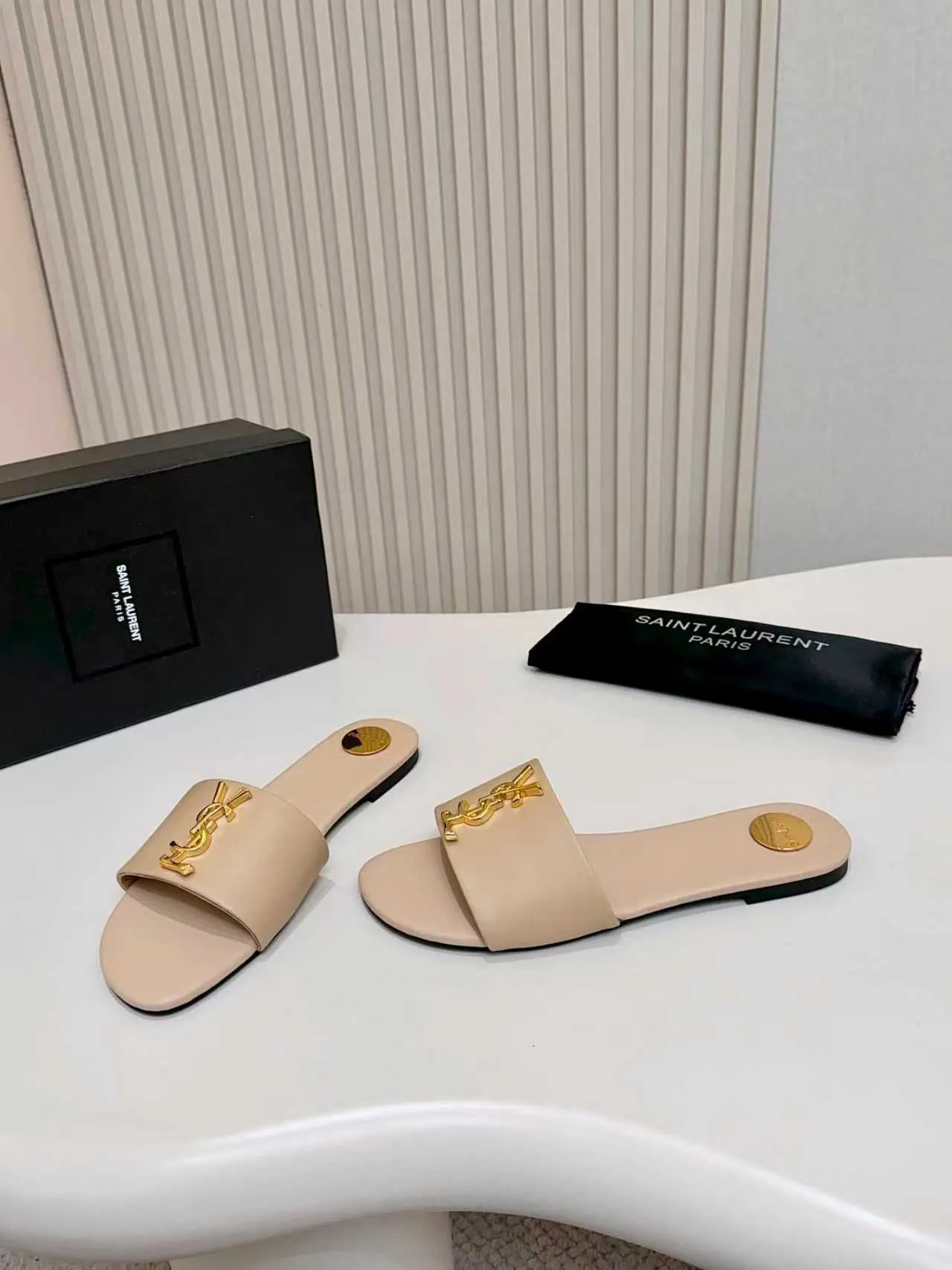 👟👟Ex-factory price 340👟👟 Genuine leather sole +40 YSL new model, upper cowhide leather lining sheepskin, size 35-44, rubber sole, genuine leather sole +40
